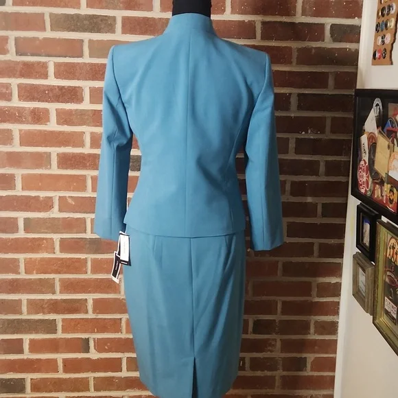 NWT Nine West Light Blue Satin Lined Blazer W Matching Skirt Set, Size 2 - Picture 4 of 11